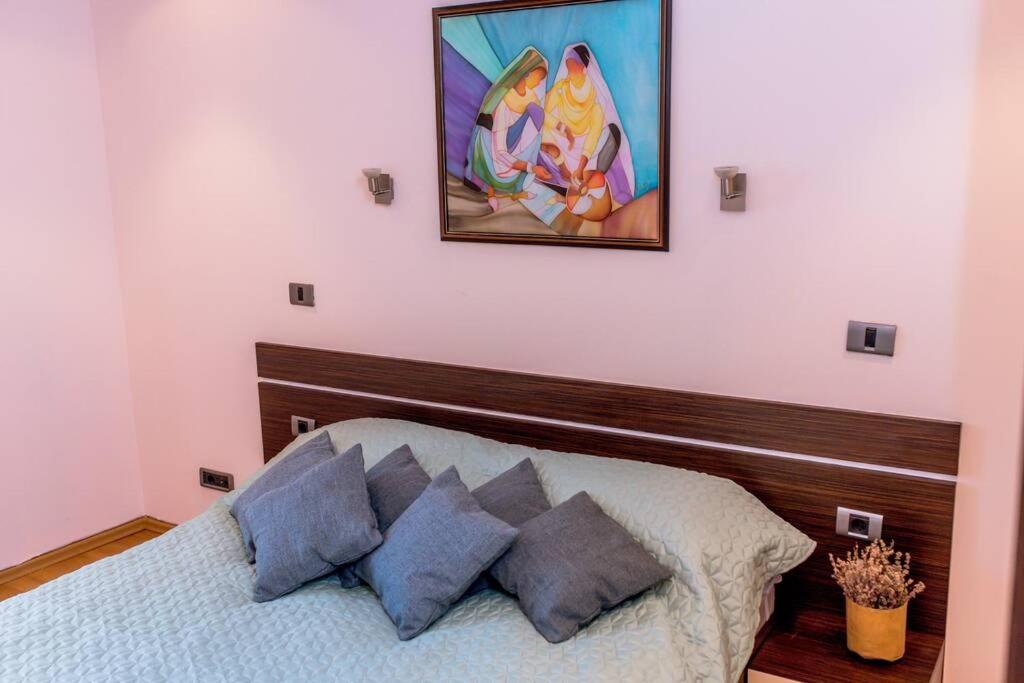 Sea View Apartment Next To Sea Garden And Beach Varna Bagian luar foto