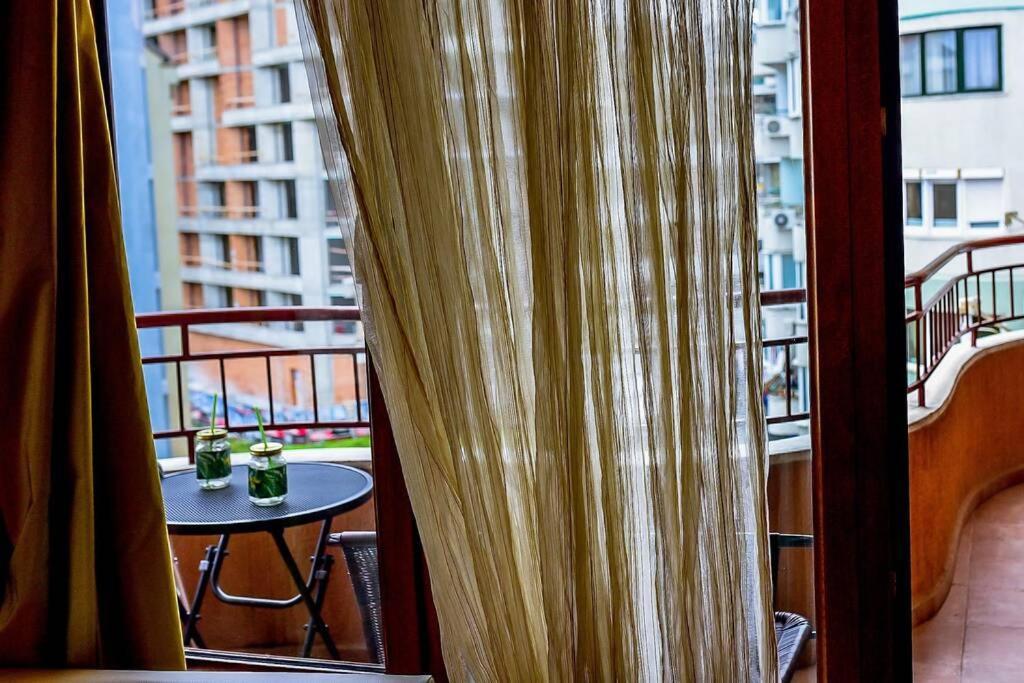Sea View Apartment Next To Sea Garden And Beach Varna Bagian luar foto