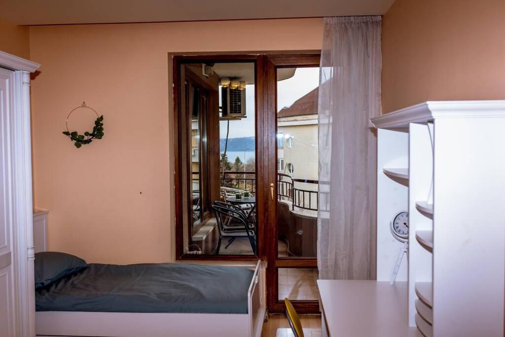 Sea View Apartment Next To Sea Garden And Beach Varna Bagian luar foto