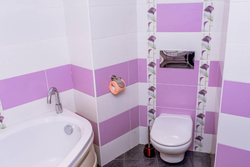 Sea View Apartment Next To Sea Garden And Beach Varna Bagian luar foto