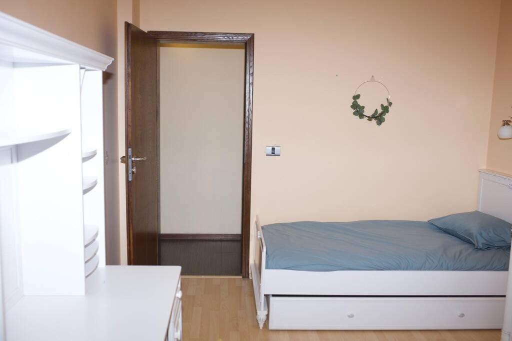 Sea View Apartment Next To Sea Garden And Beach Varna Bagian luar foto