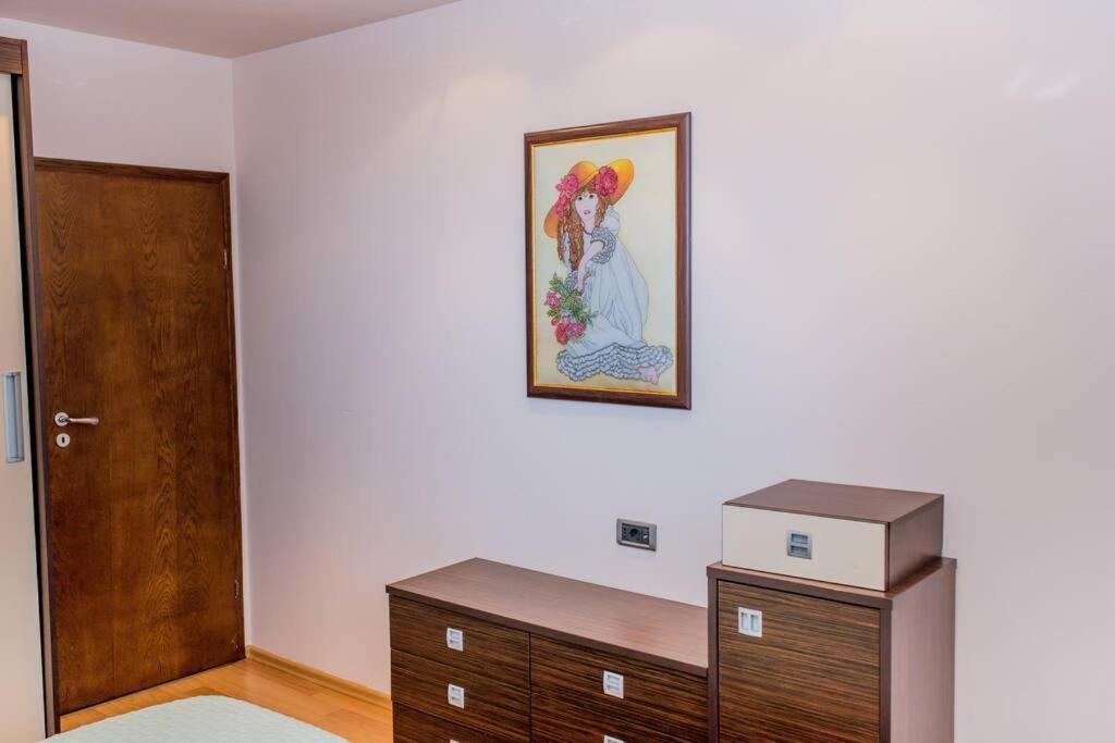Sea View Apartment Next To Sea Garden And Beach Varna Bagian luar foto