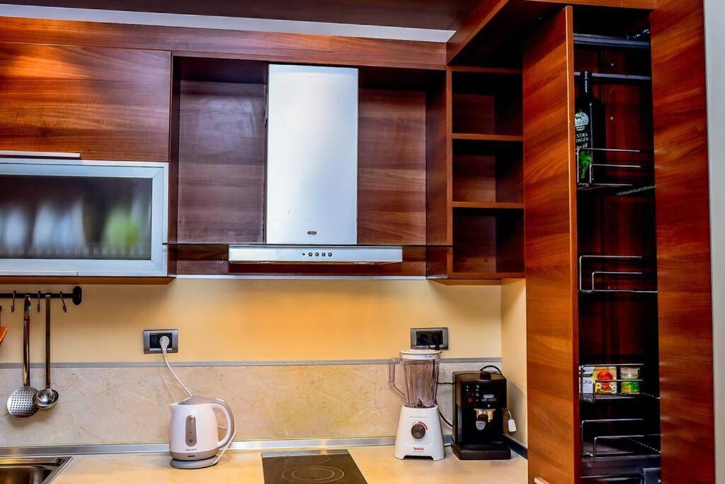 Sea View Apartment Next To Sea Garden And Beach Varna Bagian luar foto